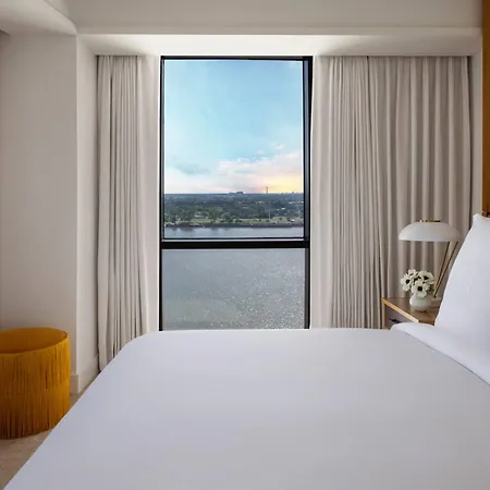 Four Seasons 5*