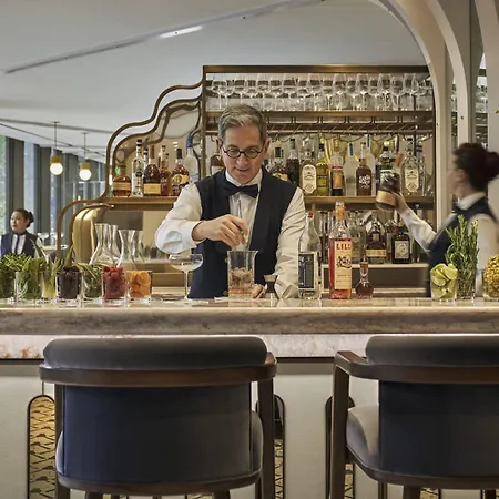 Four Seasons 5*
