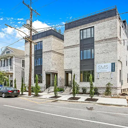 Luxury 5 Bedroom With Private Rooftop *