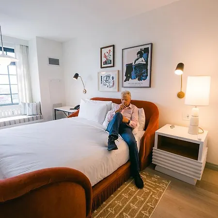 Virgin Hotel 4*