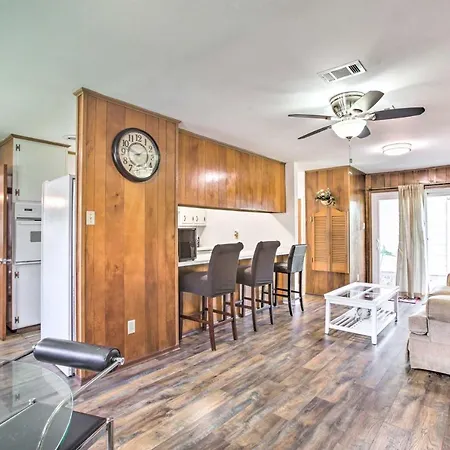 Holiday home Getaway About 7 Mi To French Quarter!