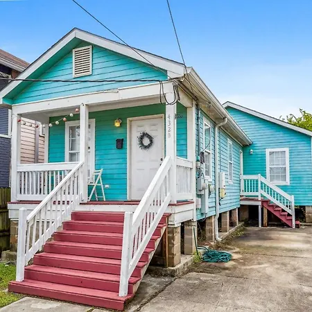 Holiday home Teal The Show *