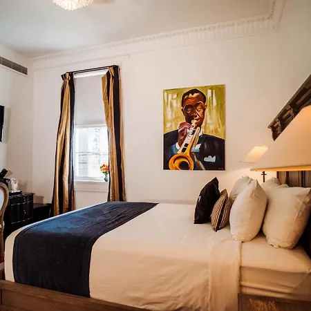 Royal Frenchmen And Bar Hotel 4*