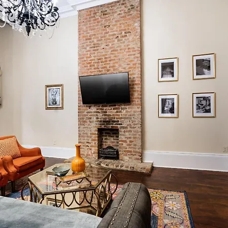 Bourbon Street Hotel