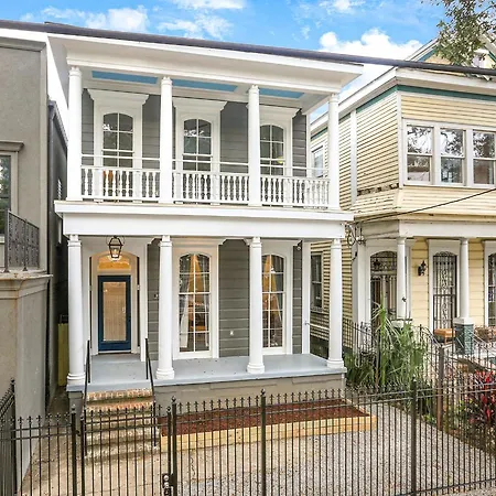 Holiday home Canal Street Mansion Sleeps 15