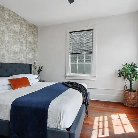 St Charles-mardi Gras 6bd Apartment New Orleans