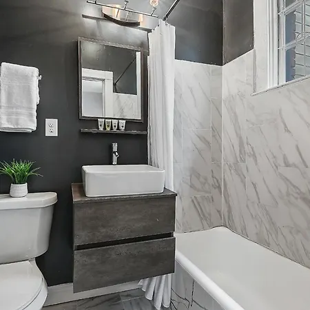 St Charles-mardi Gras 6bd Apartment