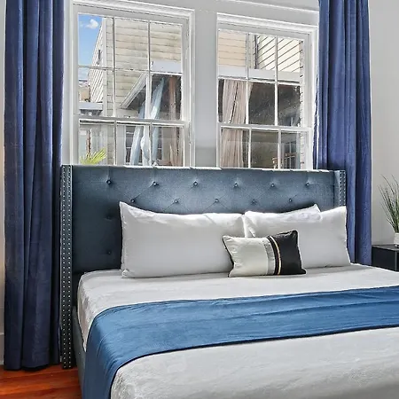 Apartment St Charles-mardi Gras 6bd *