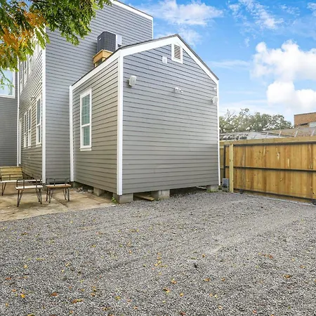 Canal Street Mansion Sleeps 15 Holiday home New Orleans