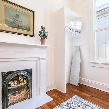 Uptown Spacious 4bd/3ba With Historic Charm *