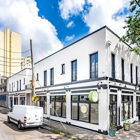 St Charles-mardi Gras 6bd *