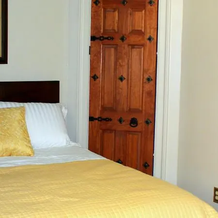 French Quarter Luxury Two-Bedroom Suite 1204 Apartment *