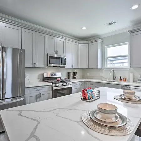 6 Mi To French Quarter: Modern Gem
