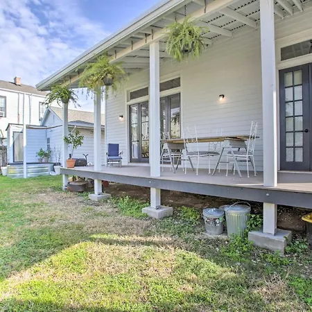 Half-mi To French Quarter: Rustic Nola New Orleans