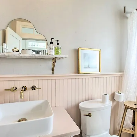 Half-mi To French Quarter: Rustic Nola * New Orleans