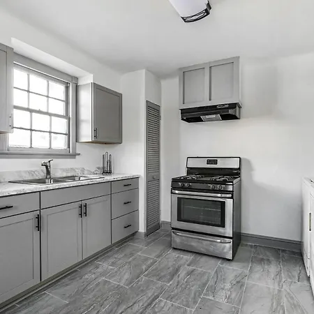 Apartment Cozy 2 Bedroom House In *