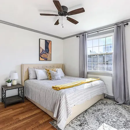Cozy 2 Bedroom House In New Orleans