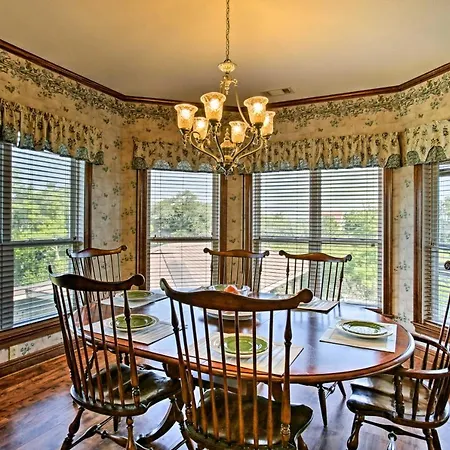 Private Dock W/ Lift: Waterfront Home! Holiday home New Orleans