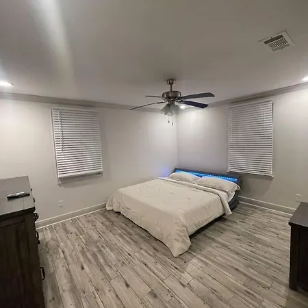 Northern Bourbon Suites Holiday home *