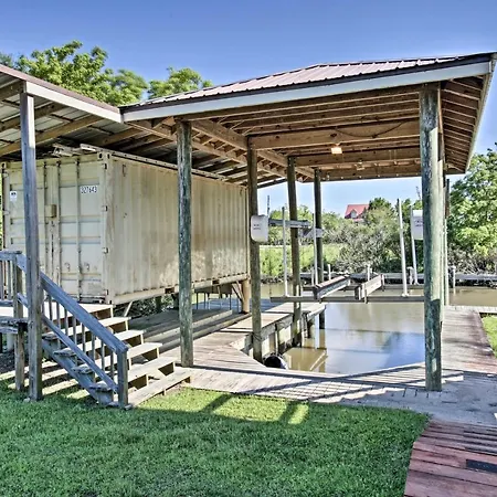 Private Dock W/ Lift: Waterfront Home! Holiday home