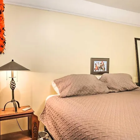 Holiday home 1 Mi To French Quarter: Walkable Nola Home!