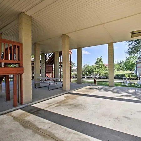 Private Dock W/ Lift: Waterfront Home! Holiday home *
