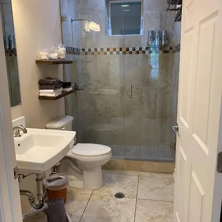 Tise Plaza Apartment New Orleans