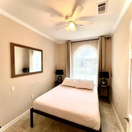 Tise Plaza Apartment New Orleans