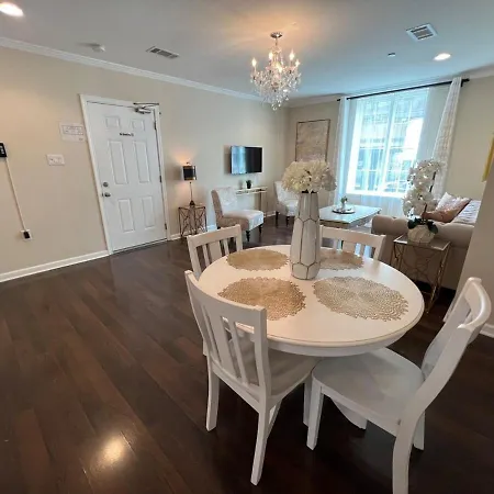 Tise Plaza Apartment *
