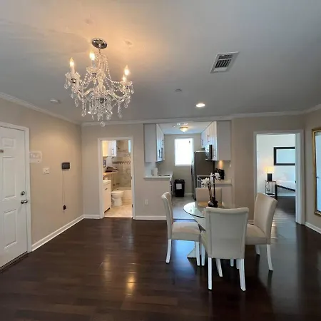 Tise Plaza Apartment New Orleans