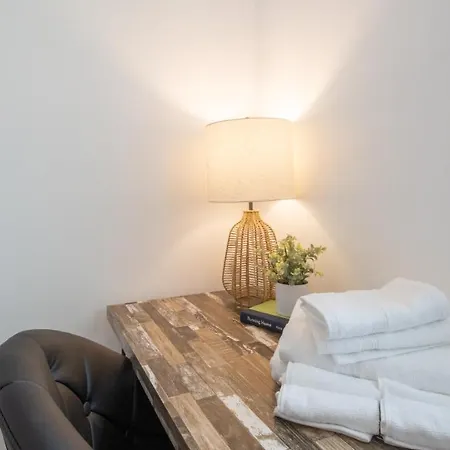 Downtown Vibrant Gray Loft 2318 New Orleans
