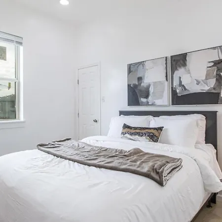 Downtown Vibrant Gray Loft 2318
