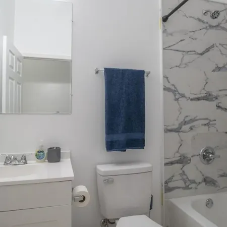 Apartment Downtown Vibrant Gray Loft 2318 *