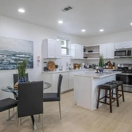 Luxury Nola Oasis W 6 Bedrooms Holiday home New Orleans