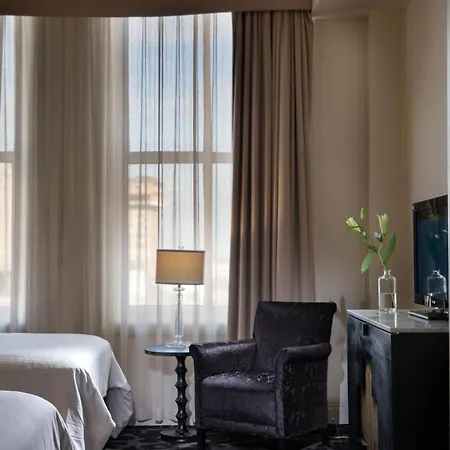 International House 4*
