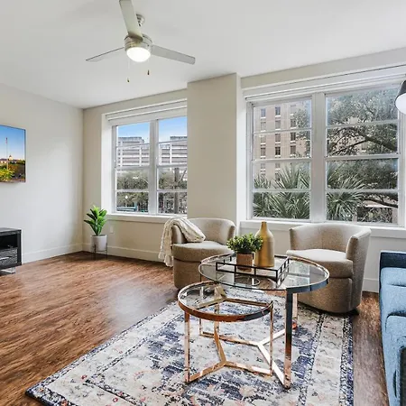 Modern & Fully Furnished In The Heart Of The