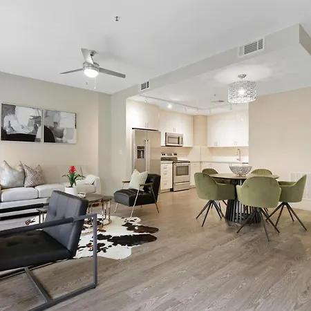Modern & Fully Furnished In The Heart Of The New Orleans