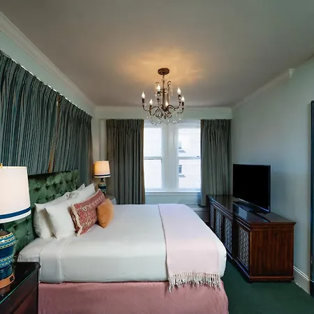 Hotel The Pontchartrain 4*