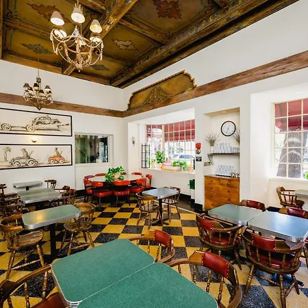 Hotel The Pontchartrain 4*