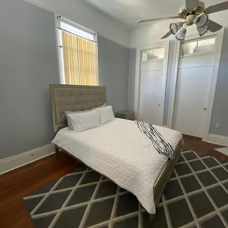Historic 3 Mins To The French Qtr. Sleeps 12 Holiday home New Orleans