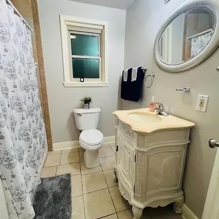 Holiday home Beautiful 2200 Sqft Close To Canal *