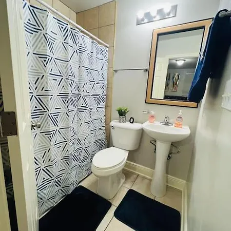 Holiday home Beautiful 2200 Sqft Close To Canal *