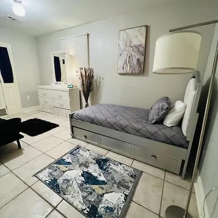 Beautiful 2200 Sqft Close To Canal * New Orleans