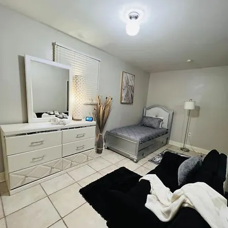 Holiday home Beautiful 2200 Sqft Close To Canal New Orleans