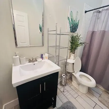 Holiday home Beautiful Mid-city 8 Mins To Bourbon St