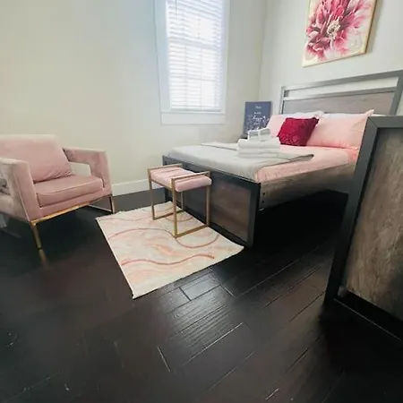 Holiday home Beautiful Mid-city 8 Mins To Bourbon St *