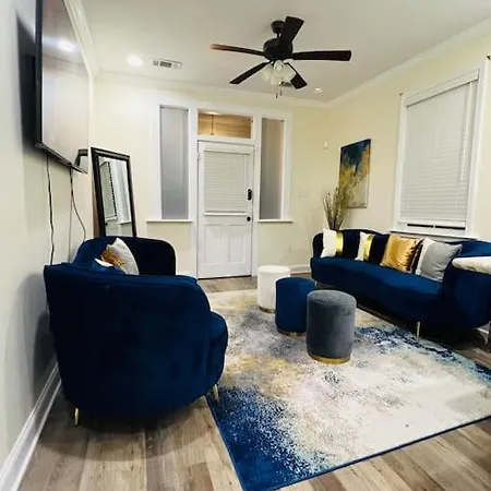 Blu'luxury 1.2 Miles To Canal