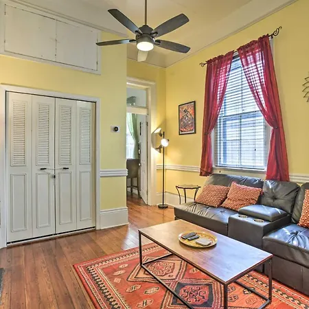 Vacation With Private Patio!