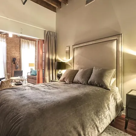 Apartment Warehouse District - Sophistication On The Edge Of Decadence
