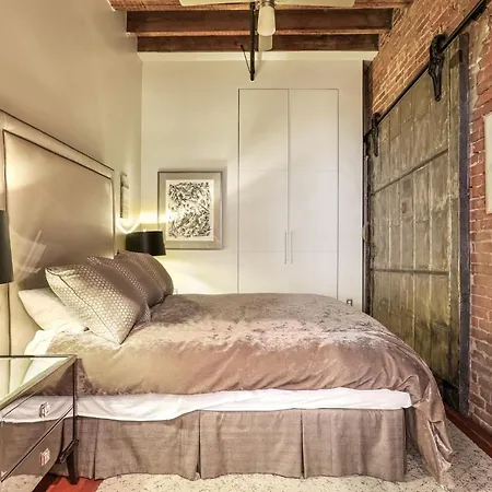 Warehouse District - Sophistication On The Edge Of Decadence